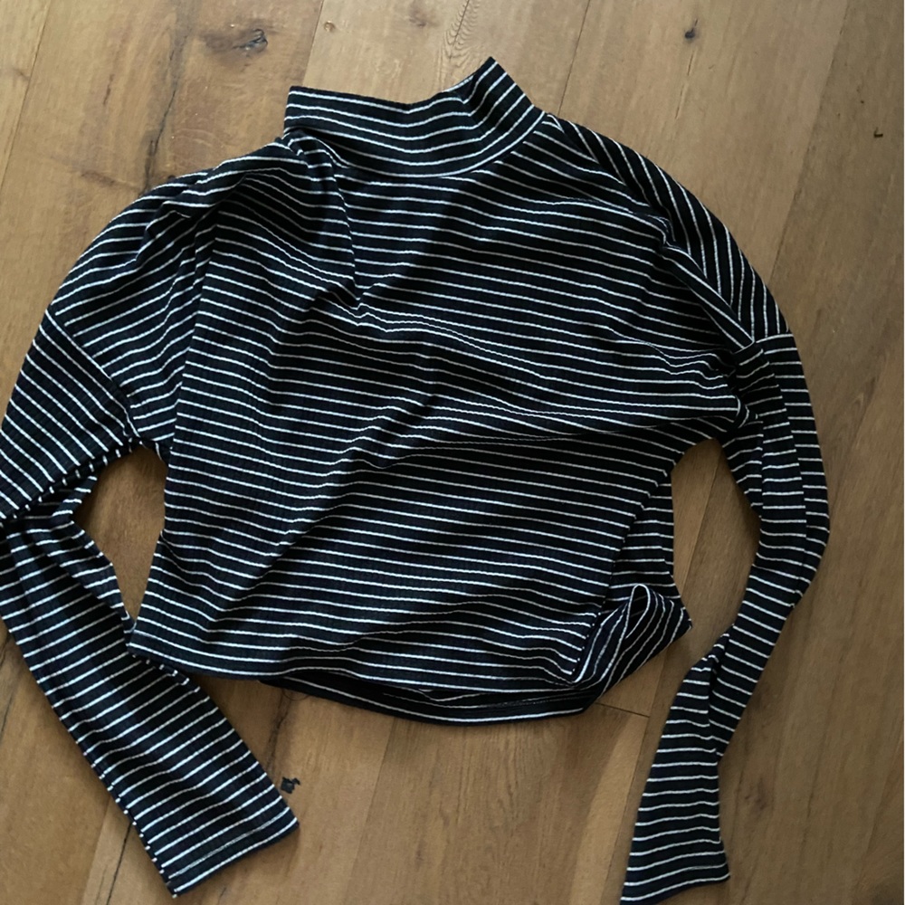 turtleneck top